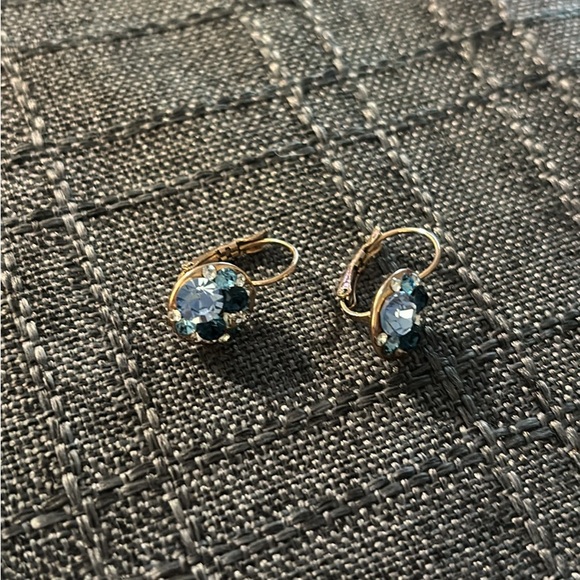 Earrings and ring - Picture 1 of 4